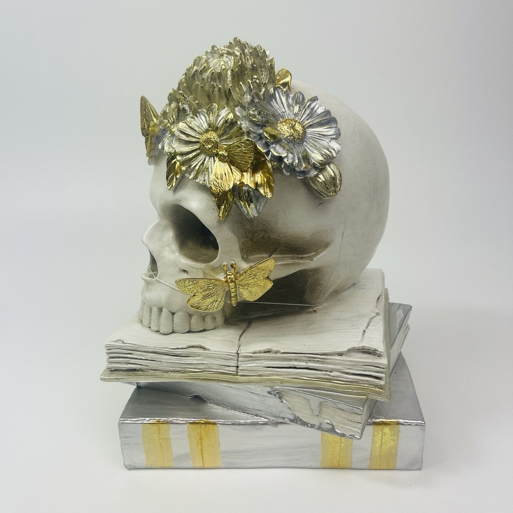 Christian Lacroix Skull Skeleton Head On Old Books Halloween Spooky 2025 Collect - Picture 10 of 16